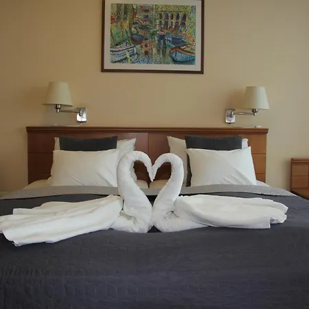 Hotel Estella Superior 2*