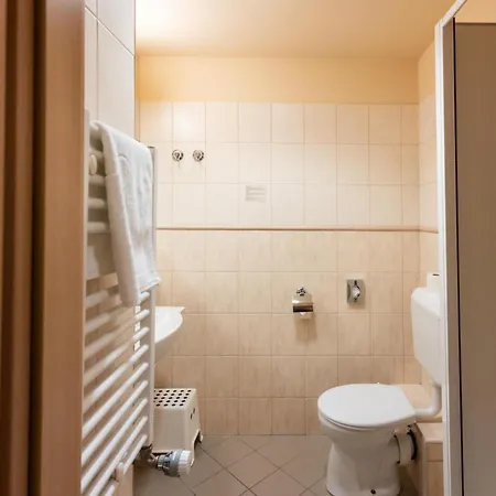 Estella Superior Hotel 2*